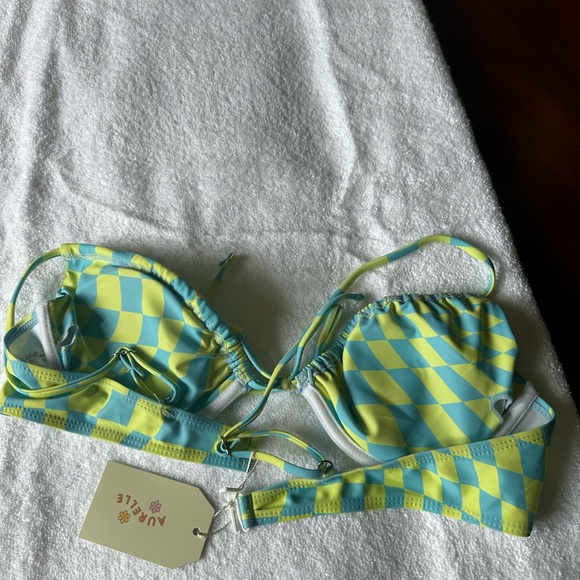 Aurelle NWT Riza Sunrize top. - Picture 2 of 8